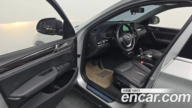 BMW X4 2015 thumb 9