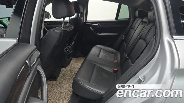 BMW X4 2015 thumb 11