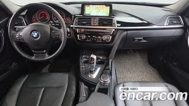 BMW 3-Series 2018 thumb 7