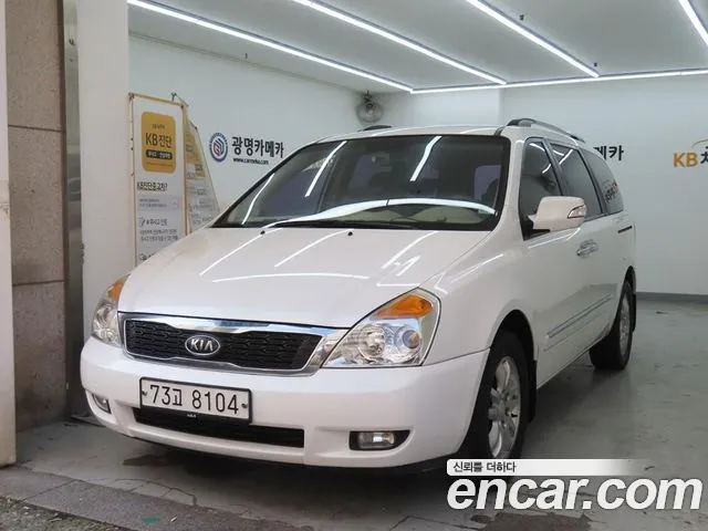 Kia Carnival 2012 thumb 2