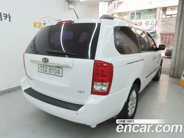 Kia Carnival 2012 thumb 3