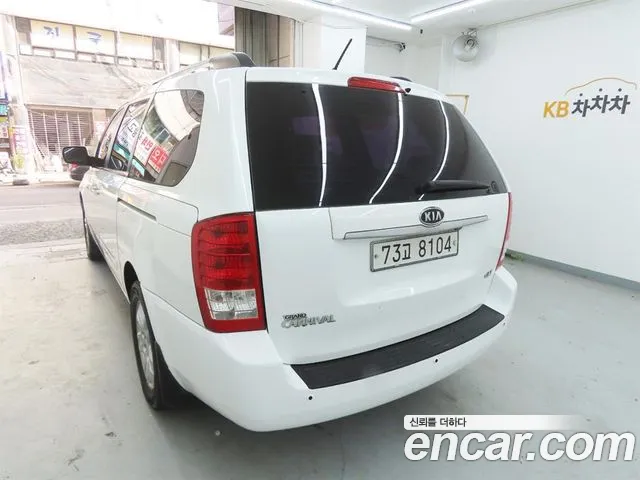 Kia Carnival 2012 thumb 4