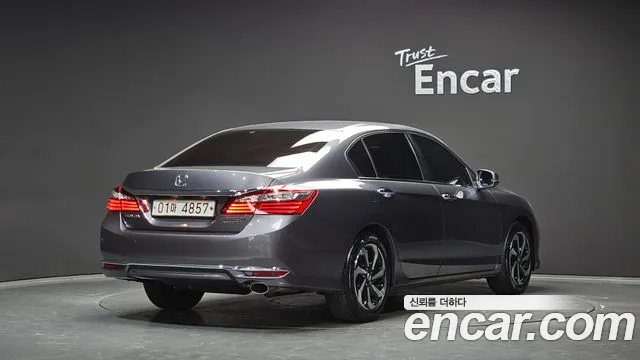 Honda Accord 2017 thumb 2