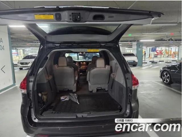 Toyota Sienna 2012 thumb 4