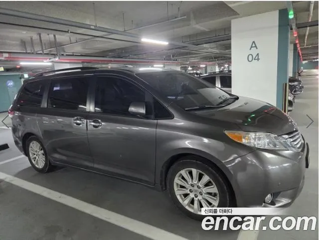 Toyota Sienna 2012 thumb 5