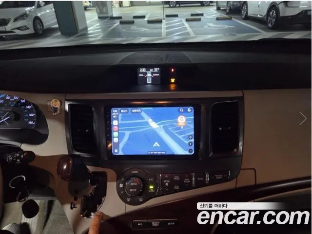 Toyota Sienna 2012 thumb 9