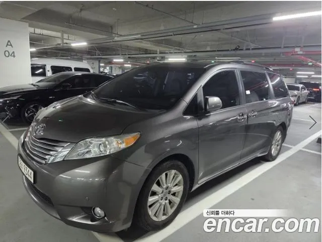 Toyota Sienna 2012 thumb 12