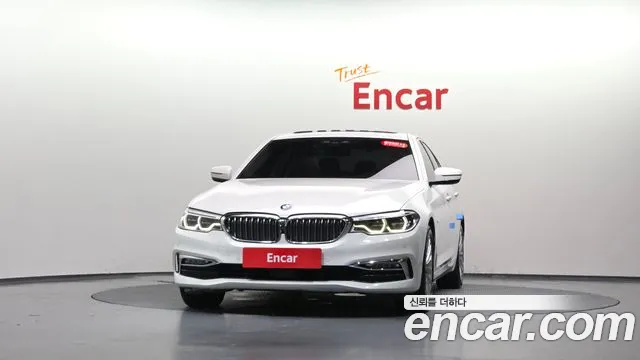 BMW 5-Series 2018 thumb 2