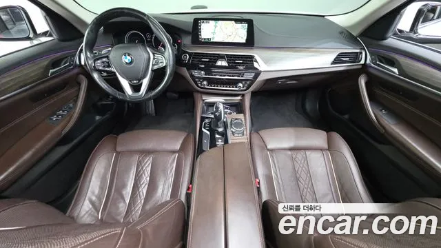 BMW 5-Series 2018 thumb 6