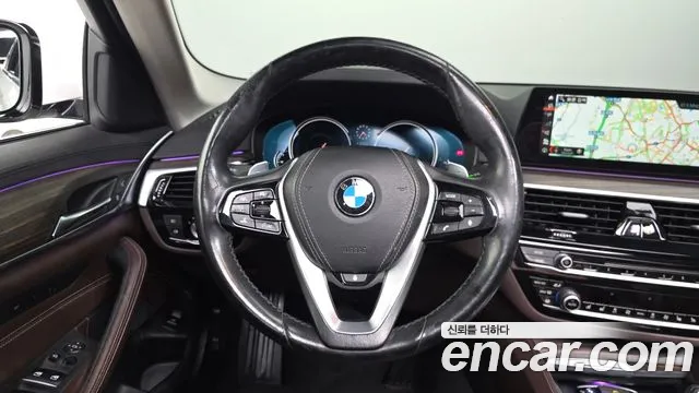 BMW 5-Series 2018 thumb 12