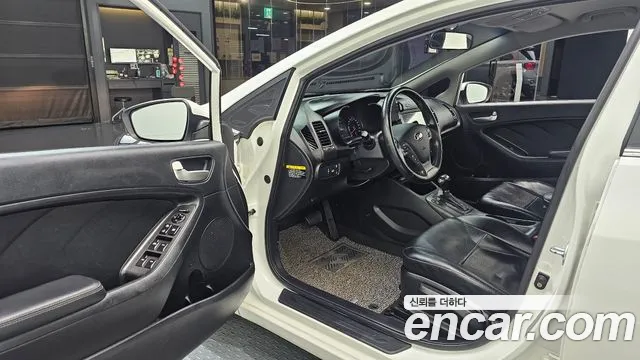 Kia K3 2013 thumb 10