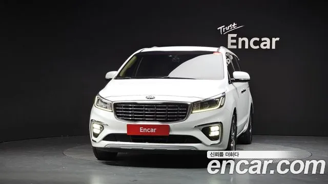 Kia Carnival 2018 thumb 3
