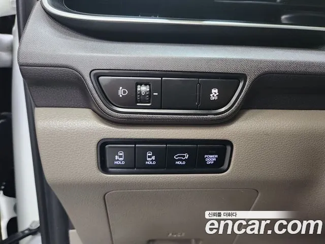 Kia Carnival 2024 thumb 5