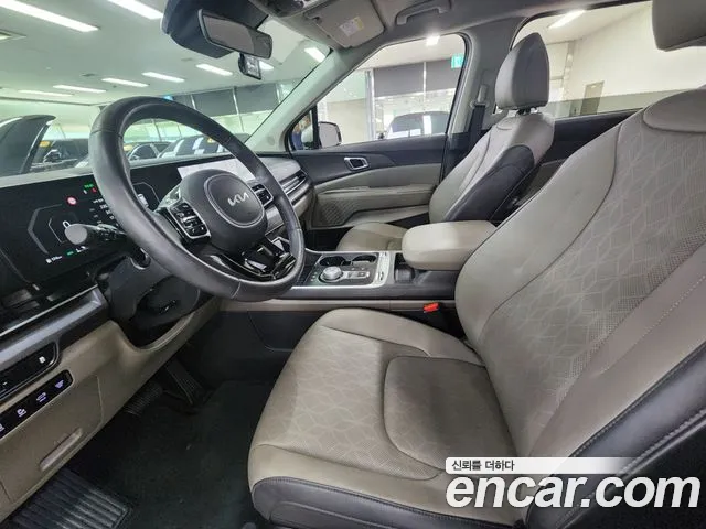 Kia Carnival 2024 thumb 9