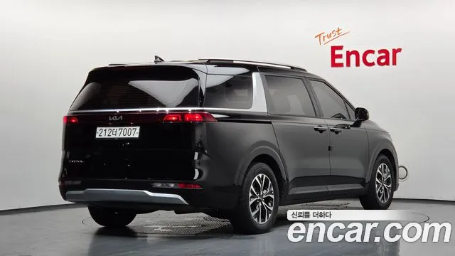 Kia Carnival 2021 thumb 2