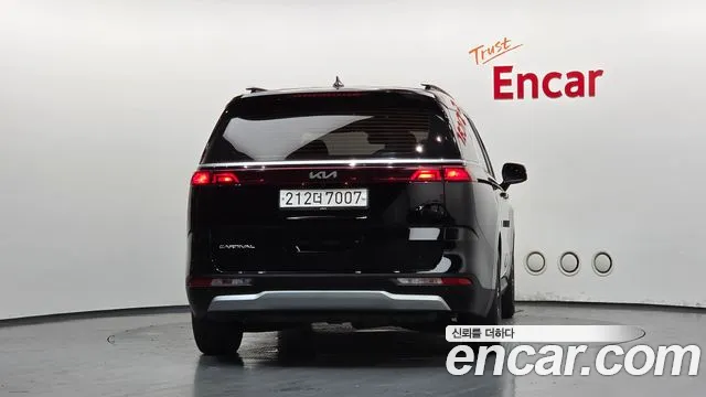 Kia Carnival 2021 thumb 4