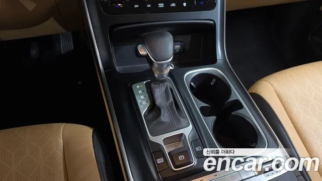 Kia Carnival 2021 thumb 9