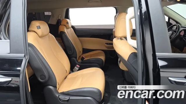Kia Carnival 2021 thumb 12