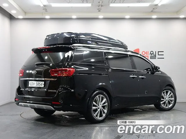 Kia Carnival 2018 thumb 3
