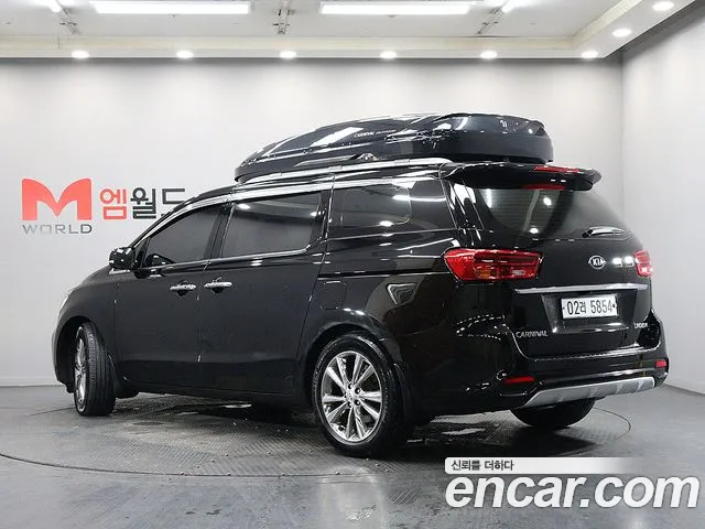Kia Carnival 2018 thumb 4