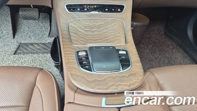 Mercedes-Benz E-Класс 2023 thumb 9