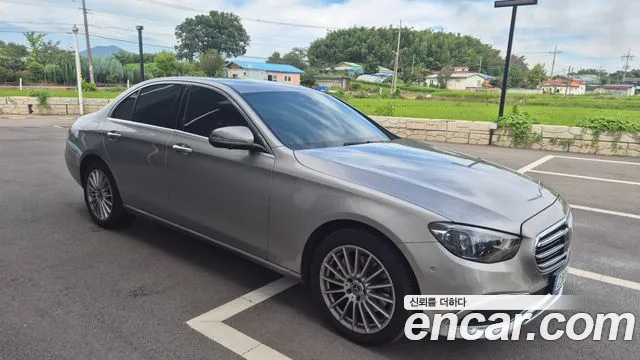 Mercedes-Benz E-Класс 2023 thumb 11