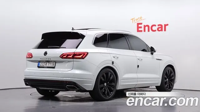 Volkswagen Touareg 2023 thumb 2