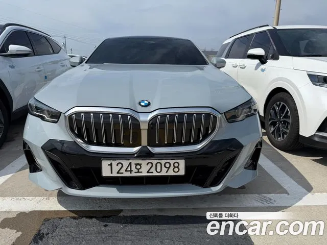 BMW 5-Series 2026 thumb 3