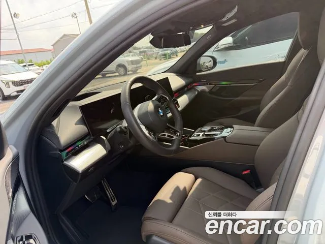 BMW 5-Series 2026 thumb 7