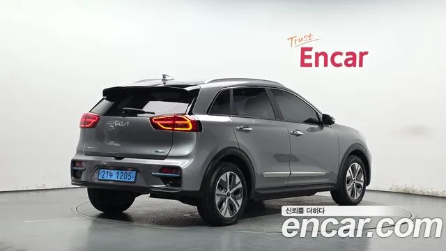 Kia Niro 2021 thumb 2