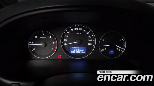 Hyundai Starex 2019 thumb 8