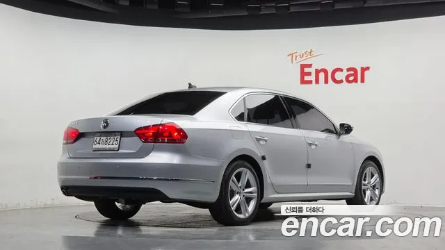 Volkswagen Passat (North America and China) 2014 thumb 2