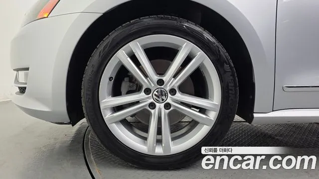 Volkswagen Passat (North America and China) 2014 thumb 5