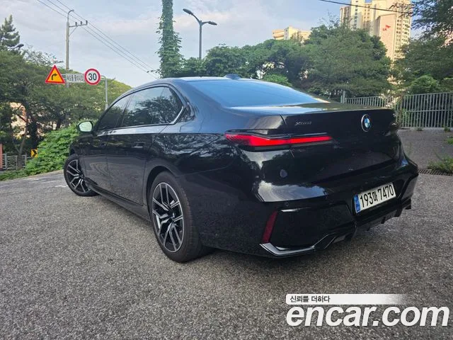 BMW 7-Series 2023 thumb 6