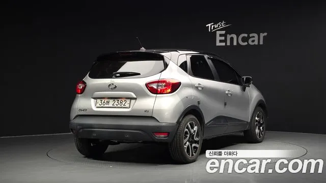 Renault-KoreaSamsung Captur 2015 thumb 2