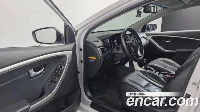 Hyundai i30 2013 thumb 10