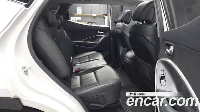 Hyundai Santa Fe 2016 thumb 12