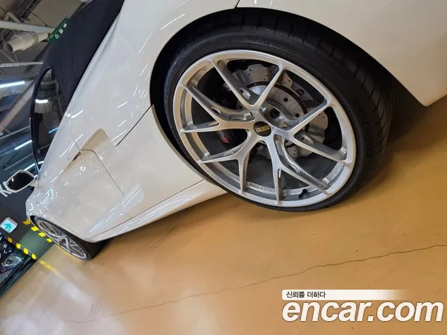 Audi R8 2014 thumb 4