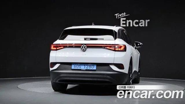 Volkswagen ID.4 2023 thumb 3