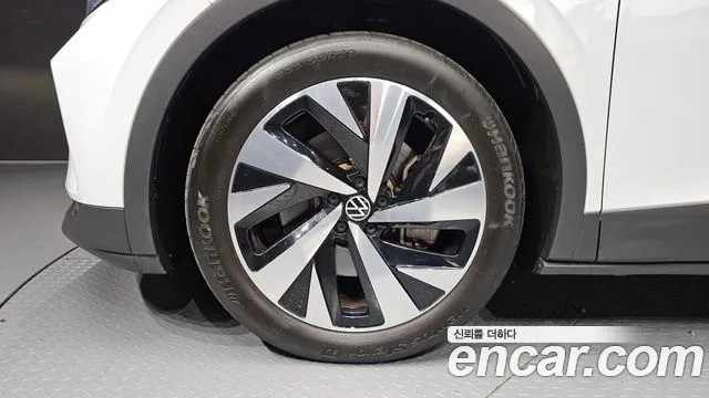 Volkswagen ID.4 2023 thumb 4