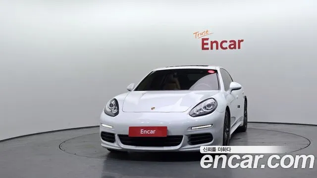 Porsche Panamera 2013 thumb 3