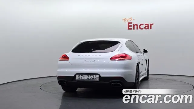 Porsche Panamera 2013 thumb 4