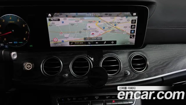 Mercedes-Benz E-Класс 2021 thumb 12