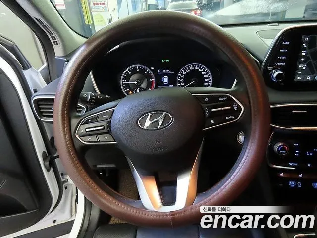 Hyundai Santa Fe 2019 thumb 8