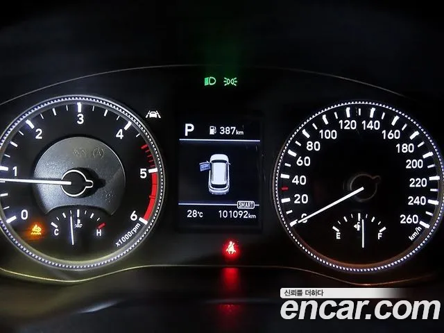 Hyundai Santa Fe 2019 thumb 9