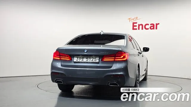 BMW 5-Series 2017 thumb 4