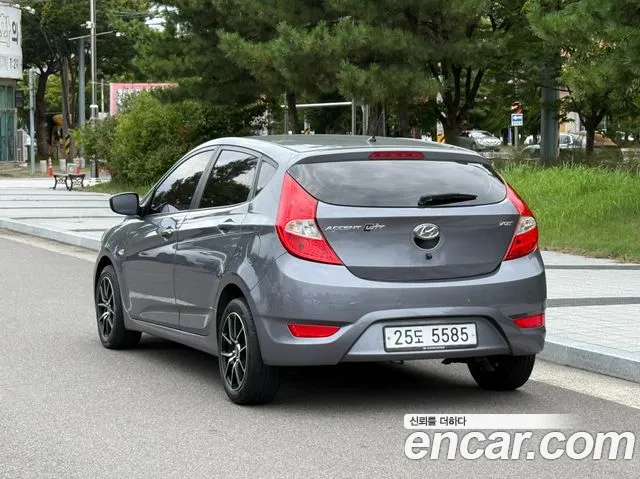 Hyundai Accent 2015 thumb 4