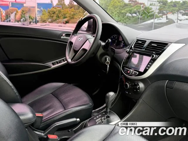 Hyundai Accent 2015 thumb 10