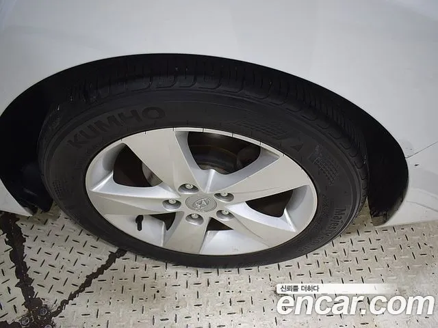 Hyundai Avante 2011 thumb 9