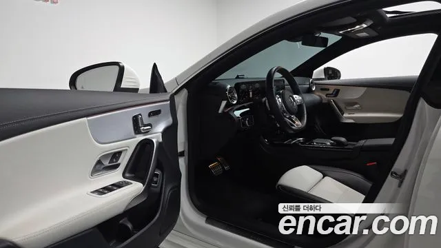 Mercedes-Benz CLA 2021 thumb 9